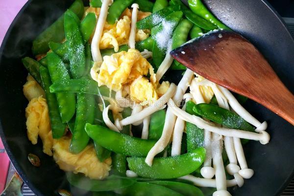 海鲜菇鸡蛋炒荷兰豆的做法图解9