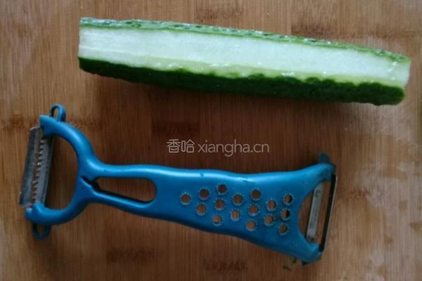 油炝黄瓜的做法图解2