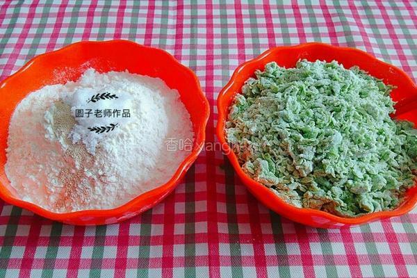 波菜泥多层花卷的做法图解2