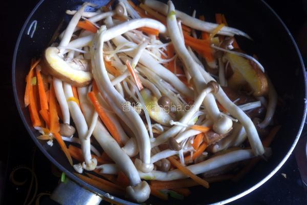 菌菇豆腐汤的做法图解6