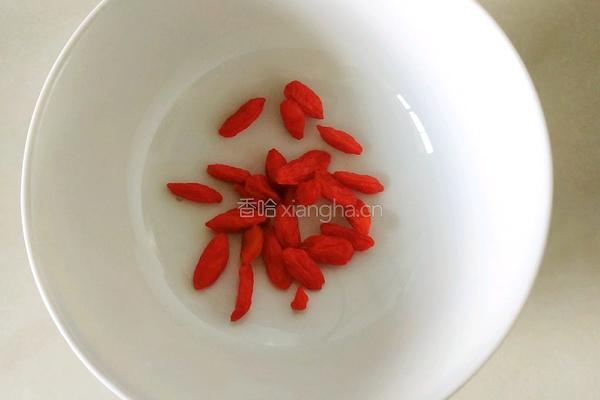 益母草煮红枣鸡蛋的做法图解2