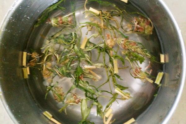 益母草煮红枣鸡蛋的做法图解3
