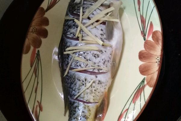 清蒸鲤鱼的做法图解4