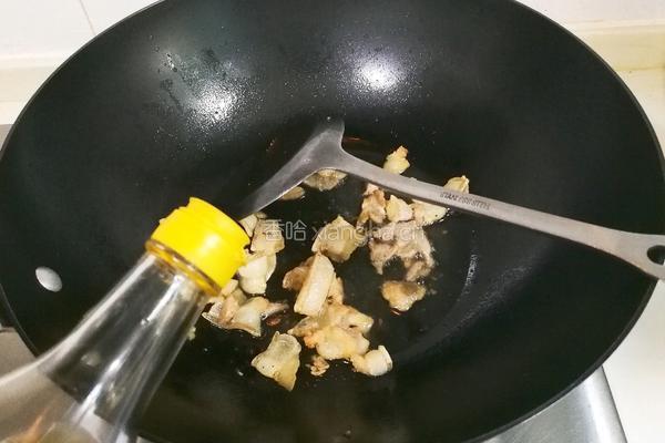 椒盐咸肉炒芦蒿的做法图解5