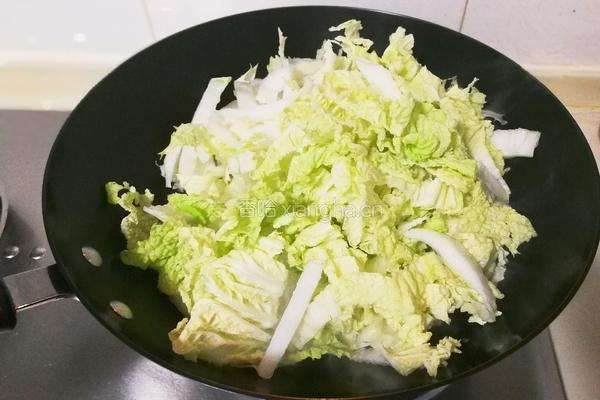 白菜烧丸子的做法图解5