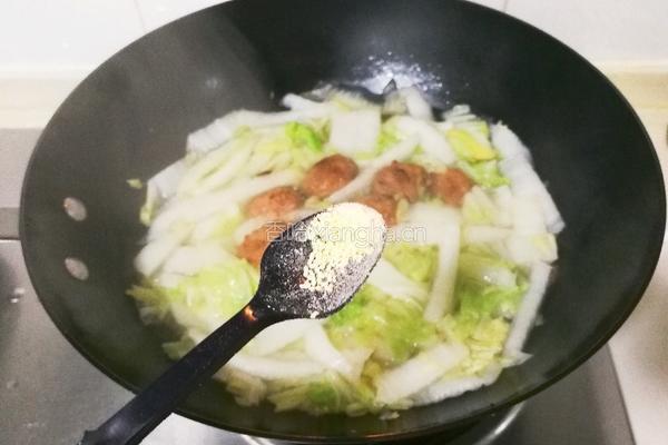 白菜烧丸子的做法图解9