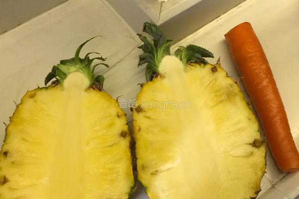 杂锦菠萝炒饭的做法图解1