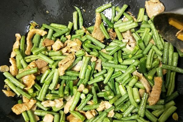 豇豆角炒肉的做法图解8
