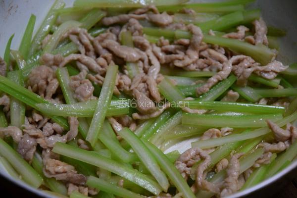 西芹炒肉丝的做法图解6