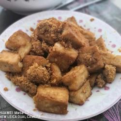 鲤鱼子焖豆腐的做法[图]