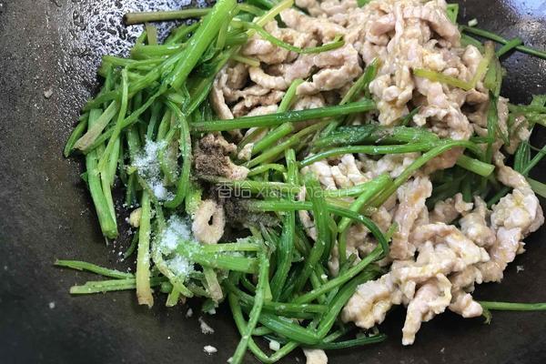 菠菜梗炒肉的做法图解11