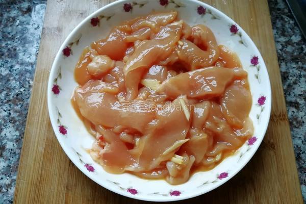 荷兰豆炒鸡胸肉的做法图解3