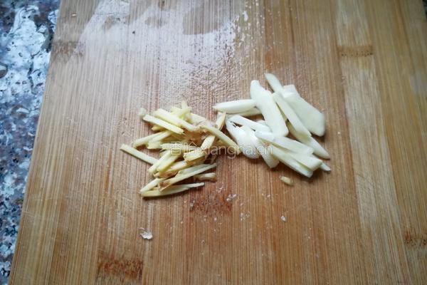 荷兰豆炒鸡胸肉的做法图解2