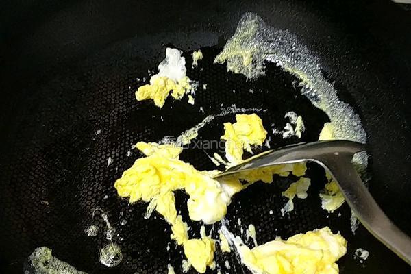 酱油炒饭的做法图解4