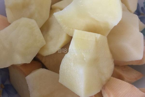 茄子炖土豆的做法图解1