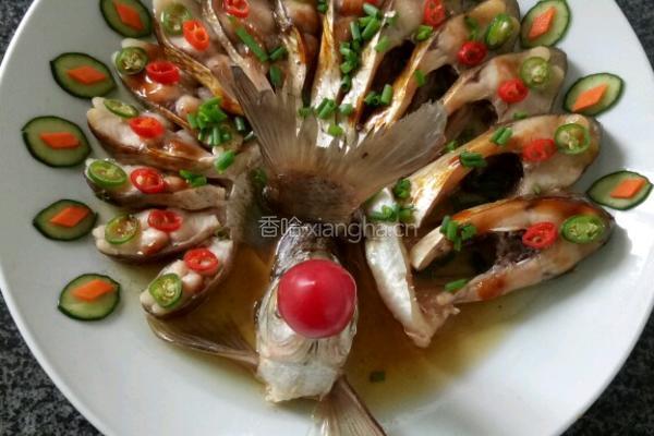 孔雀开屏鱼的做法图解1