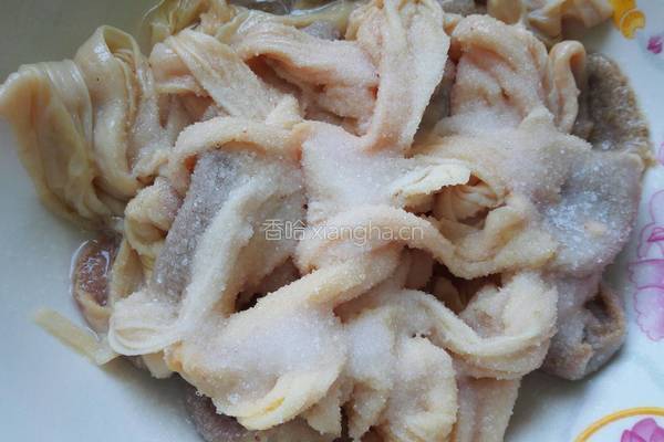 五香鸭板肠的做法图解2