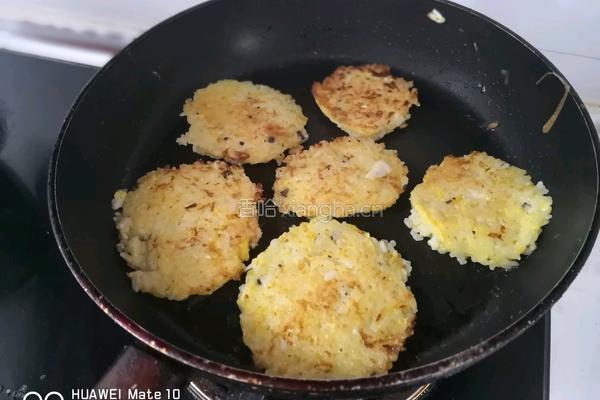 米饭鸡蛋饼的做法图解5