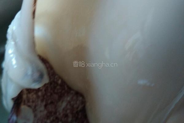 西芹溜鱿鱼肉片的做法图解2