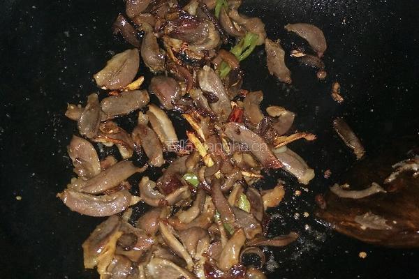 爆炒鸭胗的做法图解7