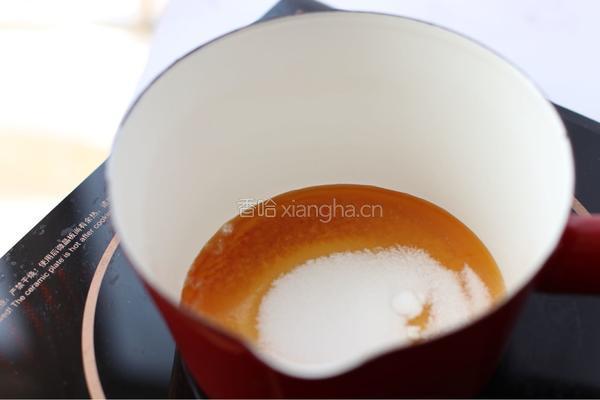 焦糖香蕉慕斯的做法图解3