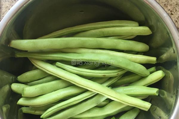 瘦肉豆角焖面的做法图解1