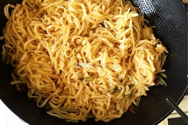 瘦肉豆角焖面的做法图解8