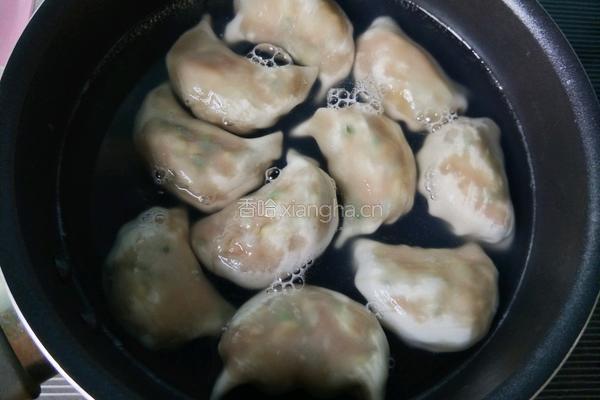 槐花馅饺子的做法图解16