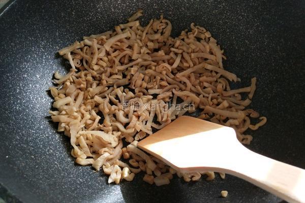 腊肉炒萝卜干的做法图解4