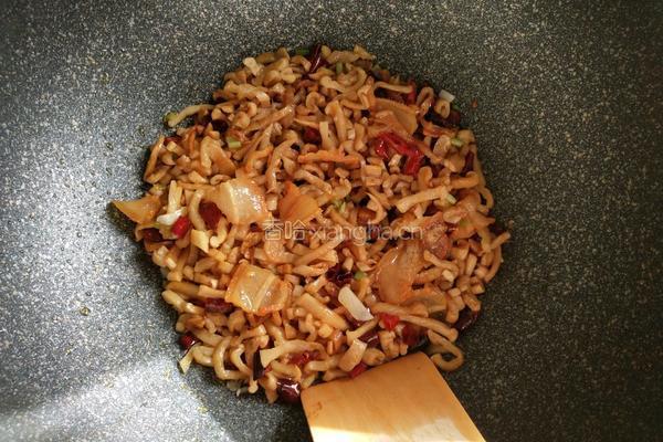 腊肉炒萝卜干的做法图解11