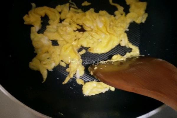 虾仁炒饭的做法图解3