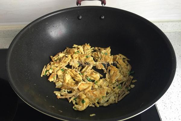 鱼腥草炒鸡蛋的做法图解7