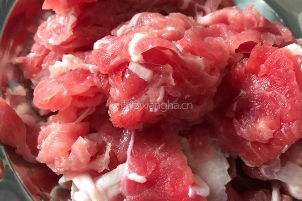 豌豆炒牛肉的做法图解2