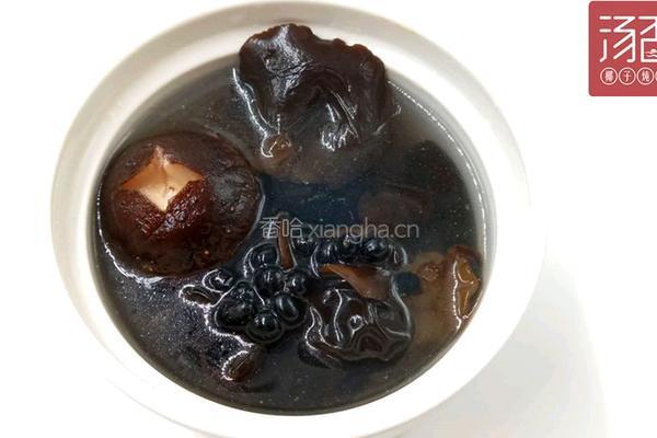 黑豆黑木耳炖乌鸡汤 补充天然雌激素的做法图解5