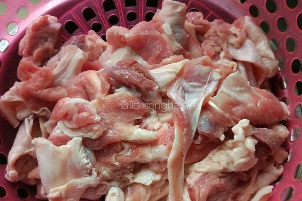 竹笋烧牛肉的做法图解1