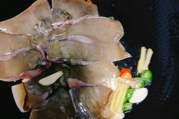 美味下饭魔鬼鱼（魟鱼）的做法图解4