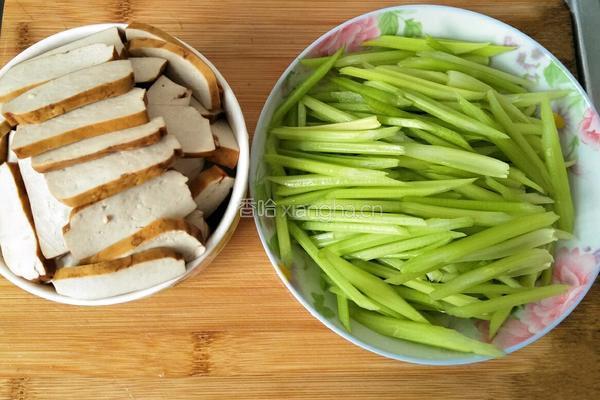 五花肉炒香干的做法图解4