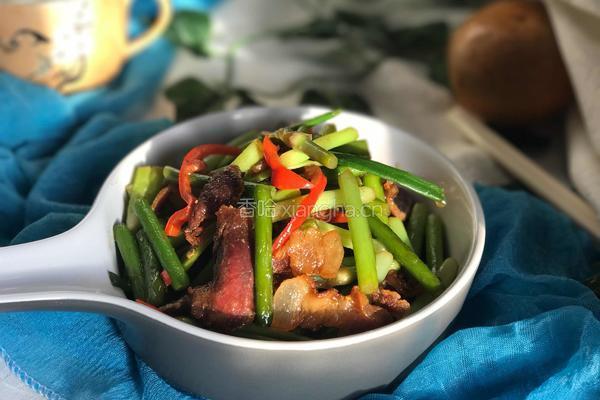 蒜苔炒腊肉