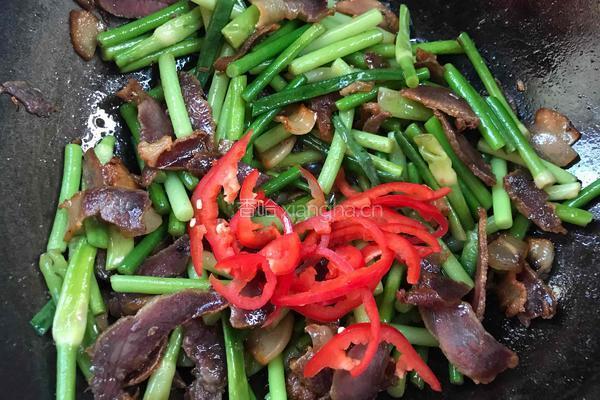 蒜苔炒腊肉的做法图解10