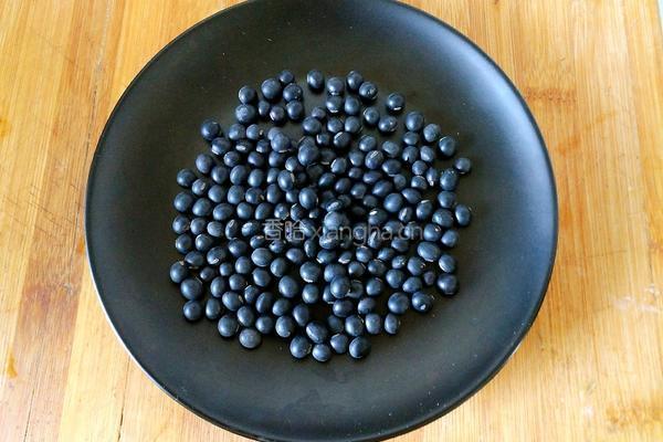 黑豆核桃豆浆的做法图解2