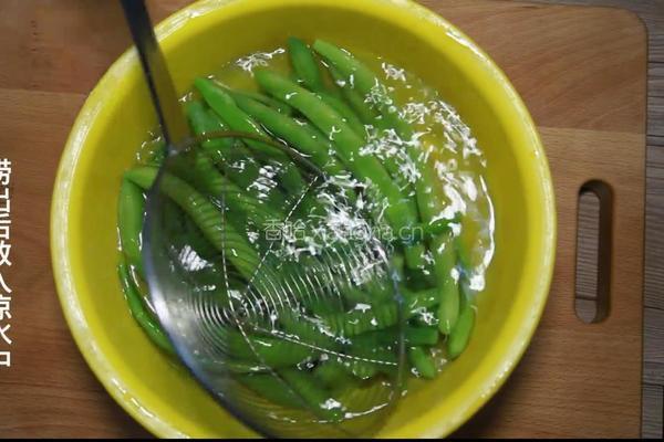 豆角肉末包子的做法图解5