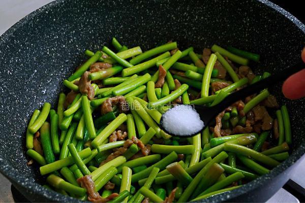 肉丝炒蒜苔的做法图解11