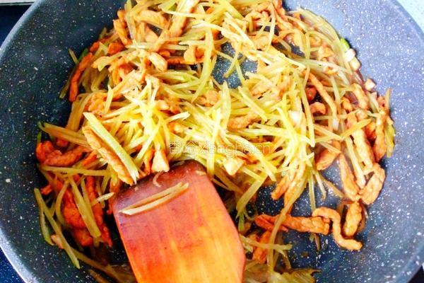 莴笋炒肉丝的做法图解7
