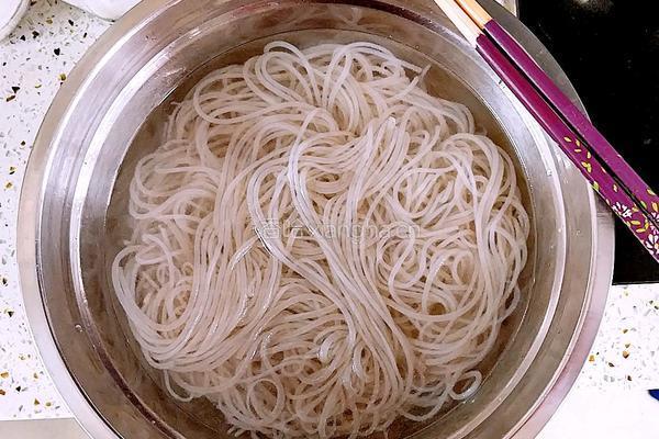 酸菜肉丝粉的做法图解4