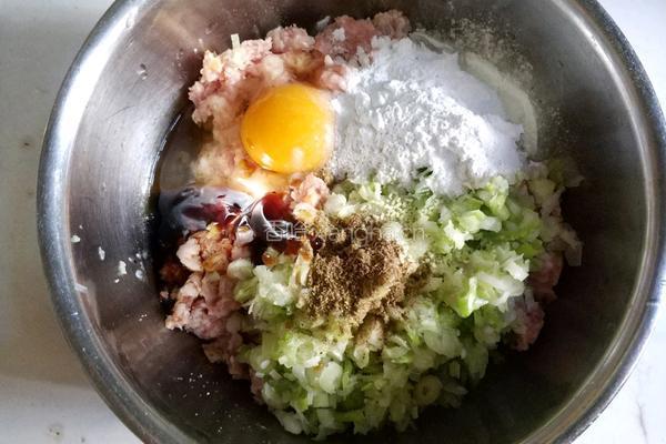 豆腐皮蒸肉卷的做法图解4