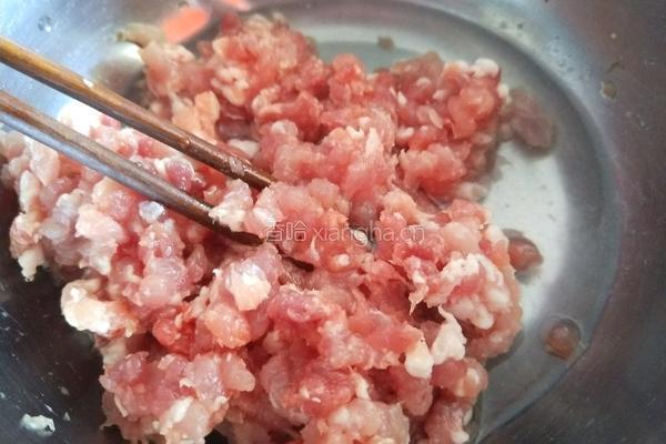 荠菜猪肉馄饨的做法图解2