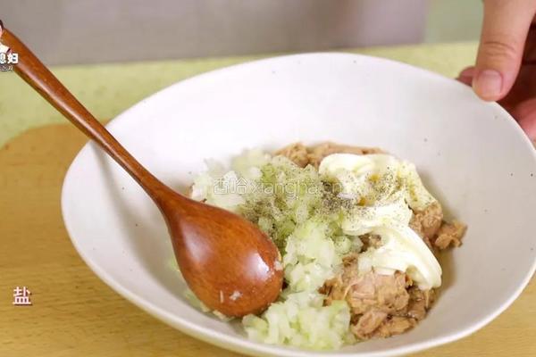 金枪鱼紫菜卷饭的做法图解8