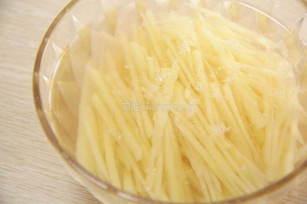 开胃凉拌土豆丝的做法图解2