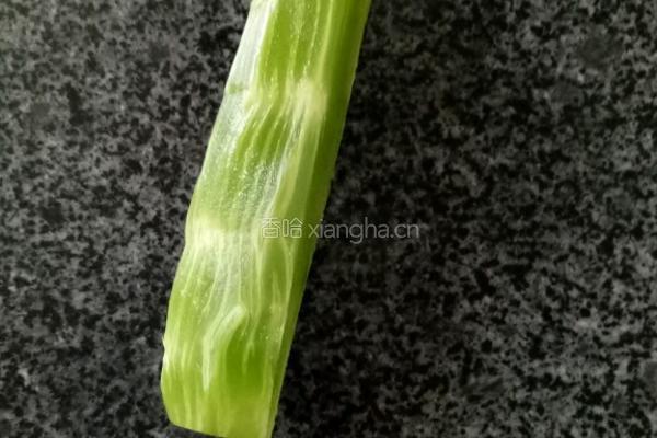莴苣花的做法图解3