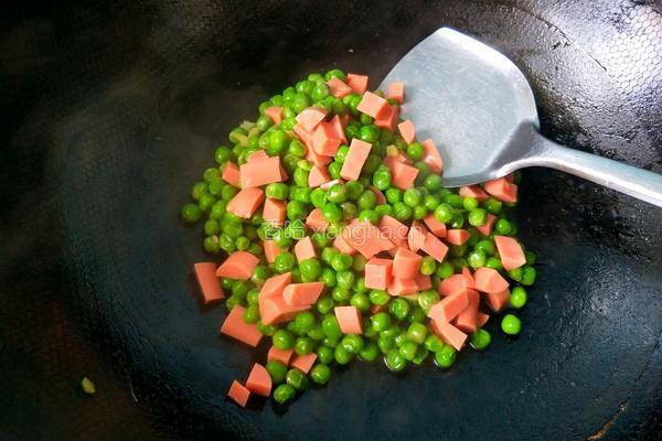 火腿肠炒豌豆的做法图解11